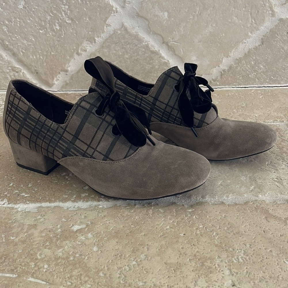 Born Royal suede shoes